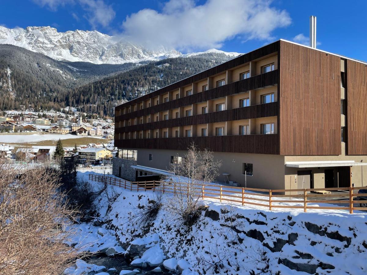 Jufa Hotel Savognin Exterior photo
